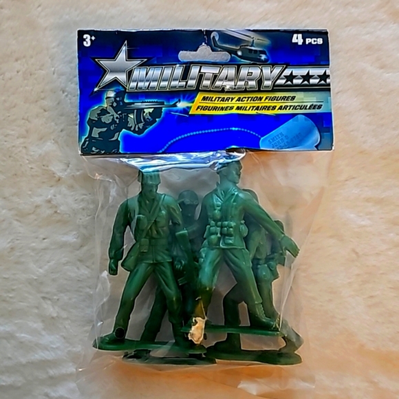 Military Action Figures - 4 Plastic Figures - Picture 1 of 3